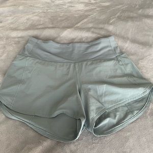 Lululemon Blue Cast High Rise Speed Up shorts 4” size 6